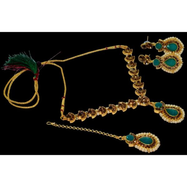 New Designer Crystal Necklace Set With Earring