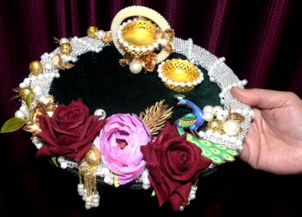 exquisite green Engagement Ring Tray